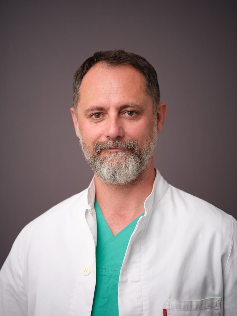 Ivan Karlak, dr. med. , specijalist ortoped